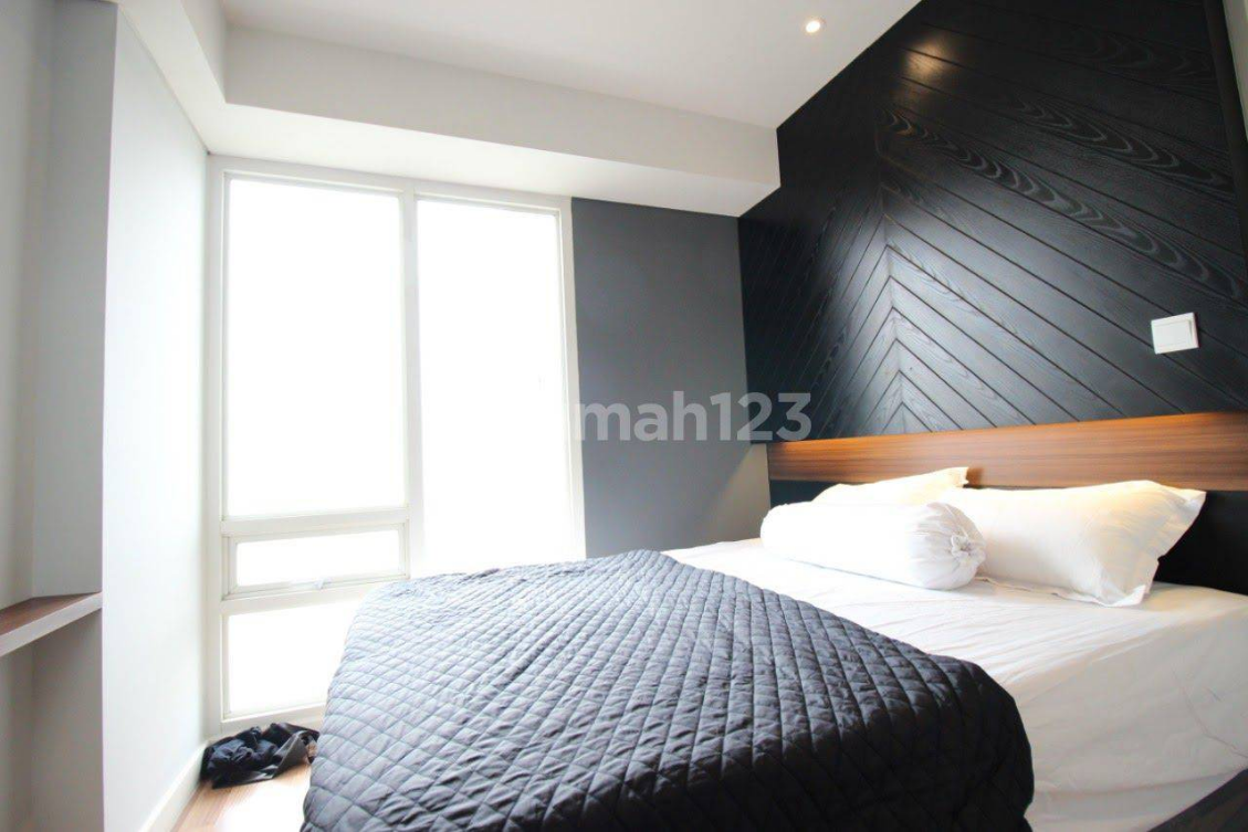 Modern 2 Bedroom Apartment with Pool View