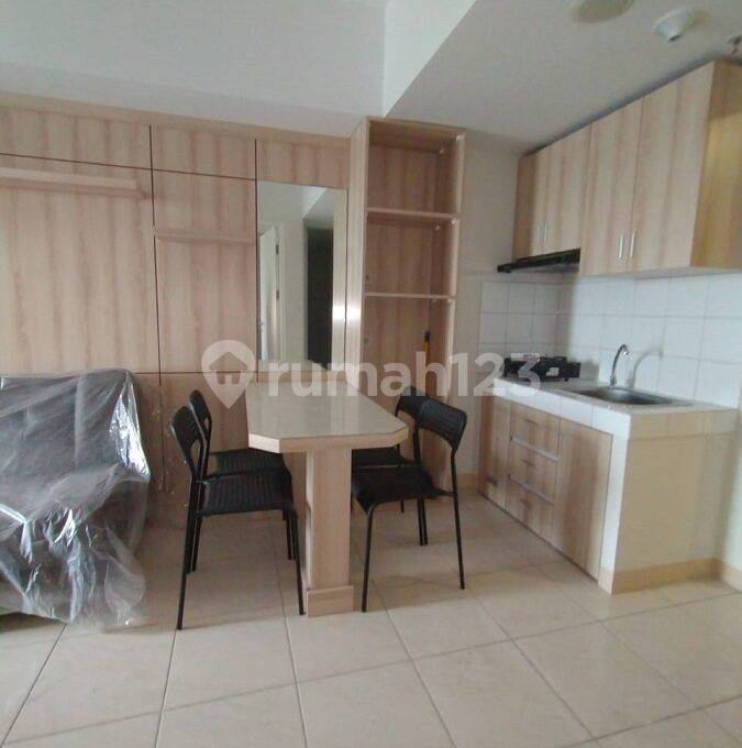 Furnished 2-Bedroom Apartment Near Mall with City View