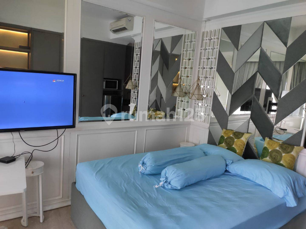 Luxurious Furnished Studio in Menteng Park Apartment