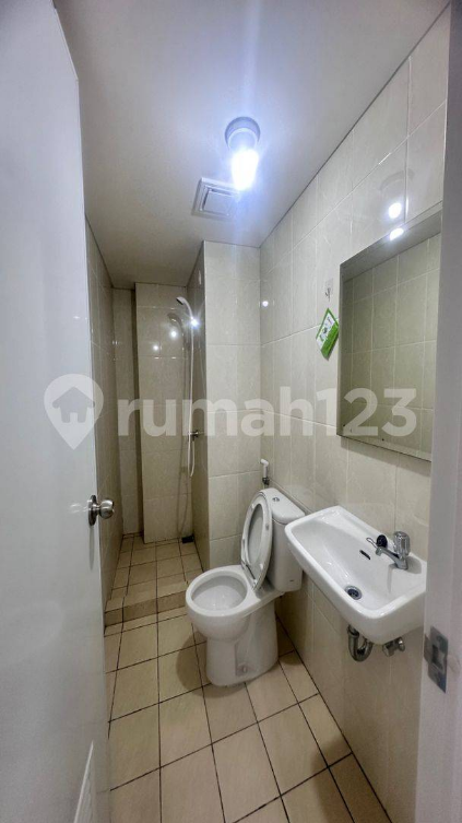 2-Bedroom MTown Apartment with Pool View
