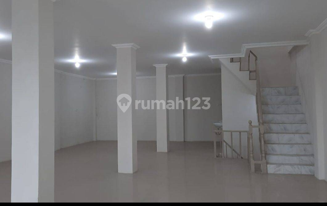 Spacious 3.5-Floor Commercial Building with Parking