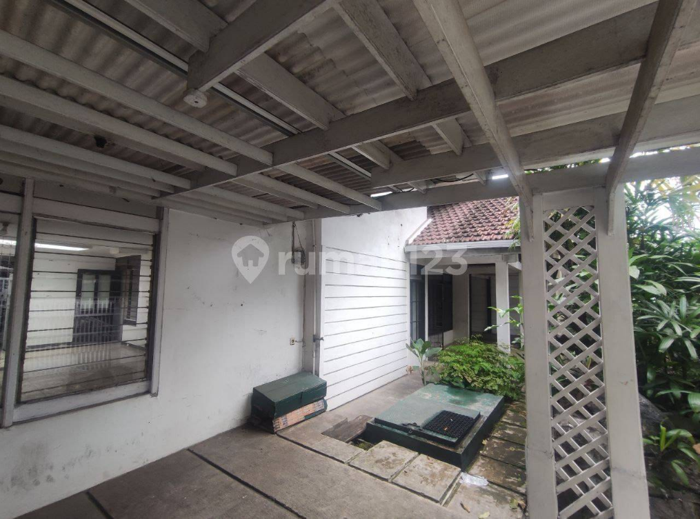 5-Bedroom House with Carport in Turangga