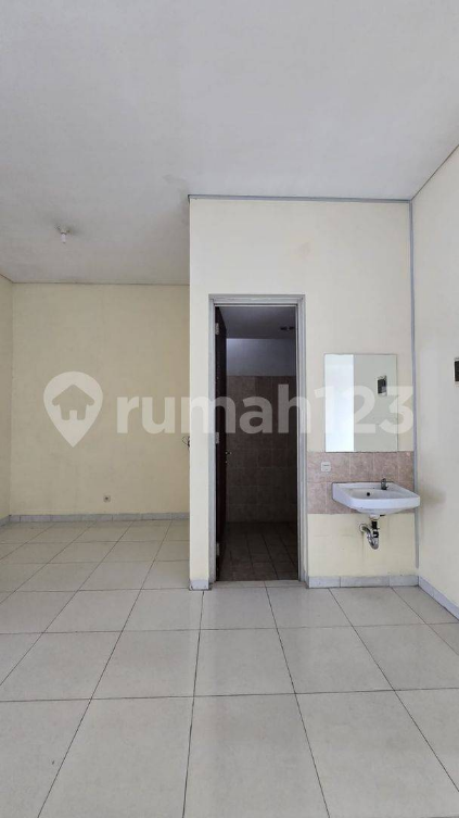 Spacious 3-Bedroom House with Garden in Cluster