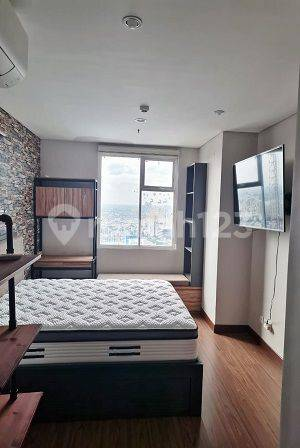 Modern 2BR Apartment with City View