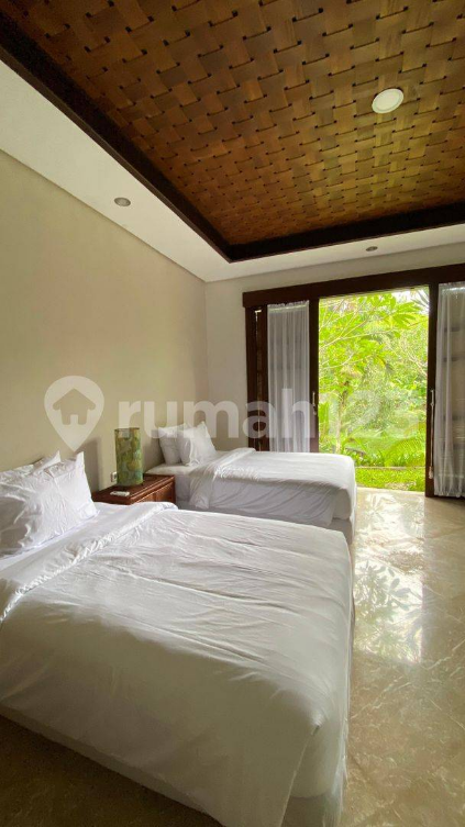 Luxurious 3-Bedroom Villa with Pool in Singakerta