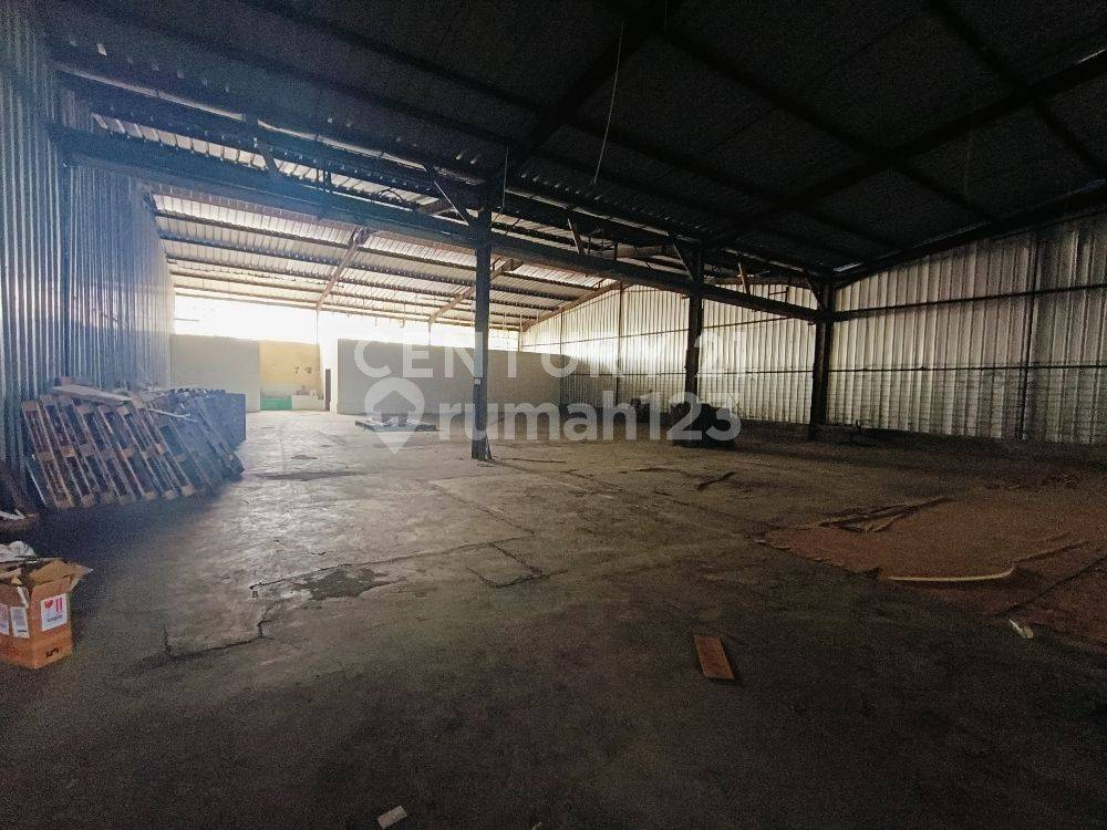 Large Warehouse with Office Space in M Toha