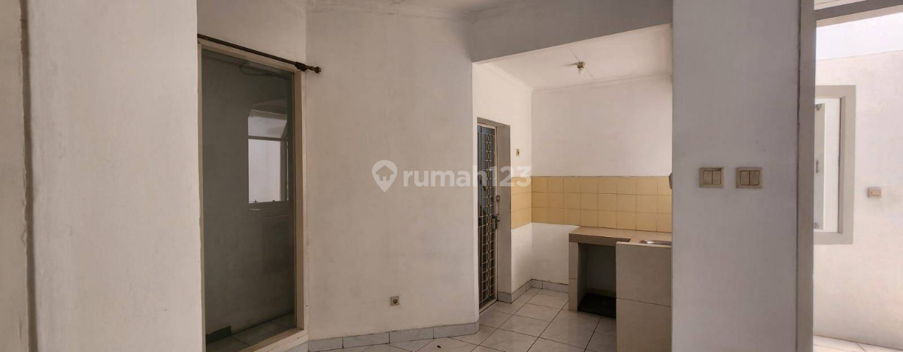 3 Bedroom House in Permata Buana, Jakarta Barat