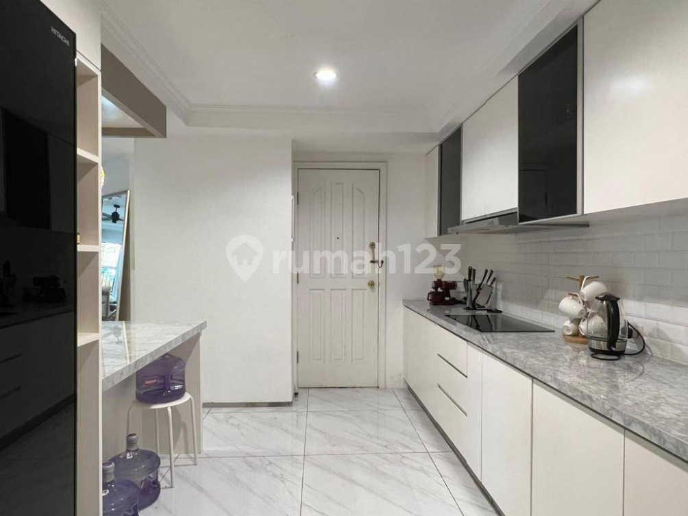 Spacious 3-Bedroom Luxury Apartment with Pool Access