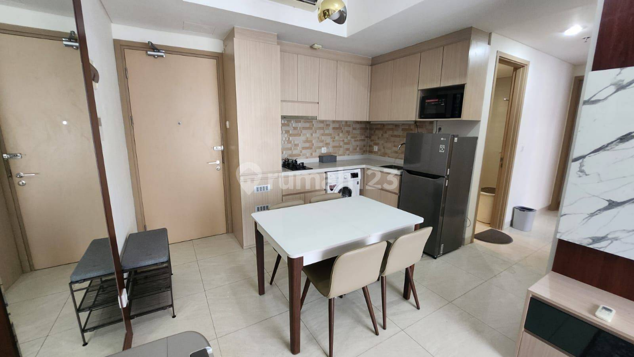Modern 3-Bed Furnished Apartment with City Views