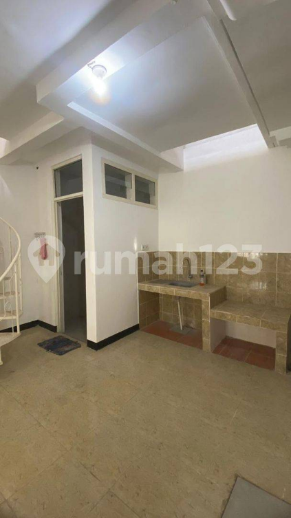 Minimalist Semi-Furnished House Near Modern Market