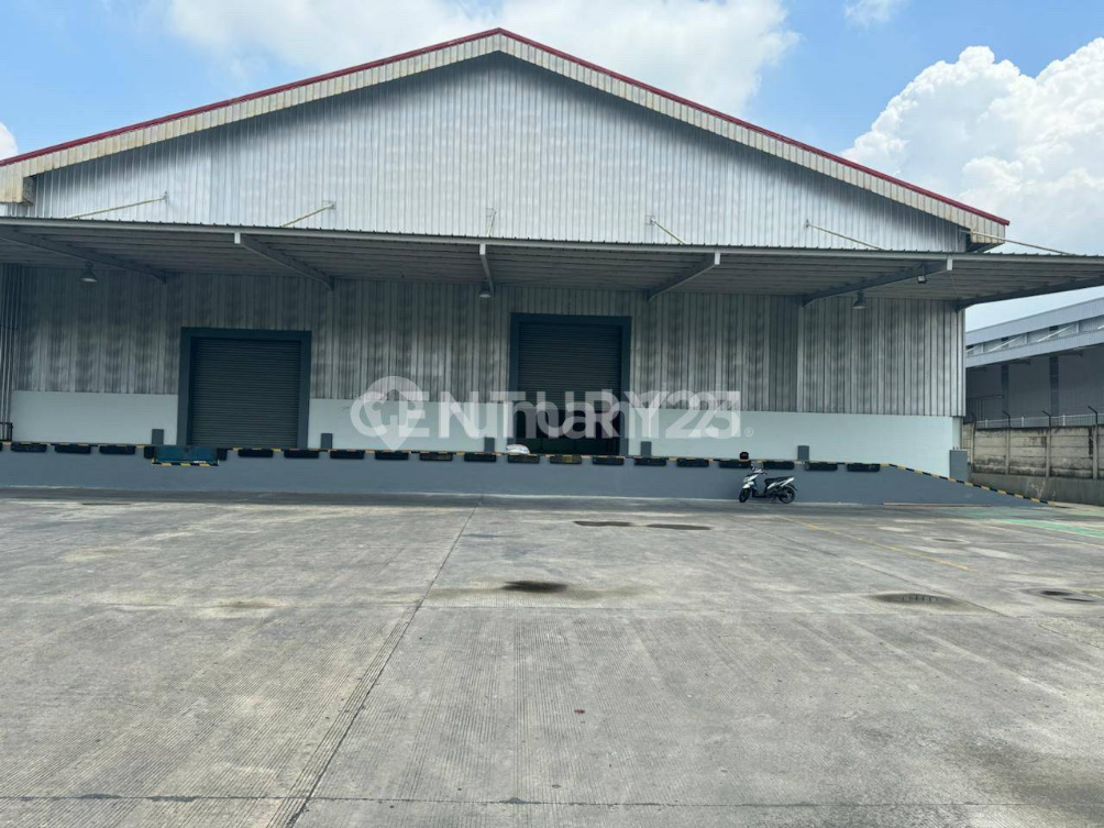Large Industrial Warehouse with Loading Dock in Cikarang