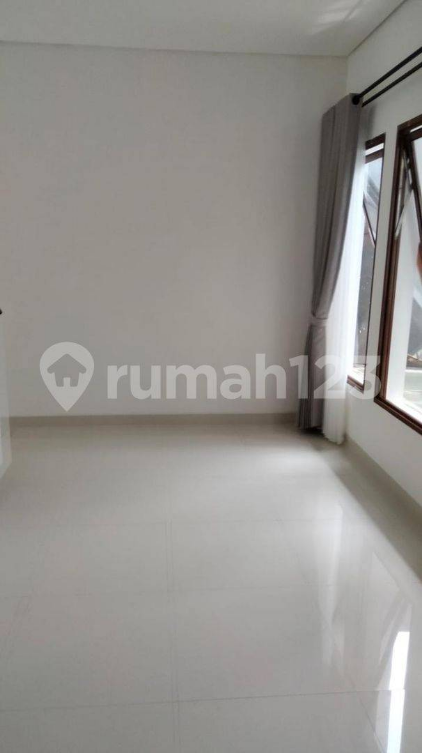 Modern House with Strategic Location in Bintaro