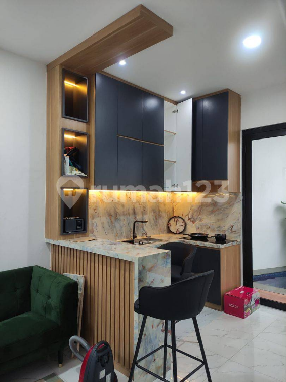 Modern House Near Schools and Malls