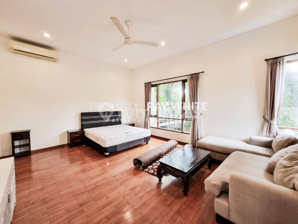 Minimalist 4-Bedroom House with Pool in Kemang