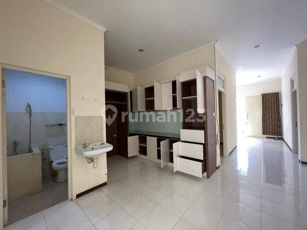 Comfortable House Near MERR and Superindo with Security