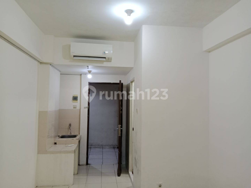 Studio Apartment with Pool View