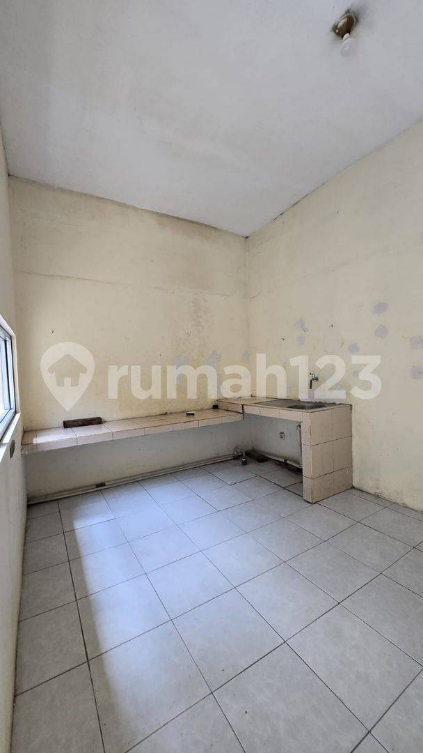 Spacious 3-Bedroom House with Garden in Cluster