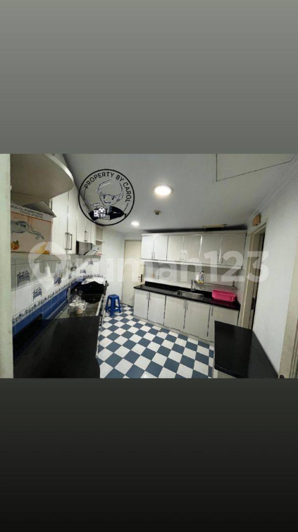 Spacious 142m² Condo with Private Floor Access