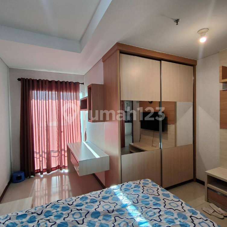 Luxurious Green Bay Pluit Apartment with Sea View