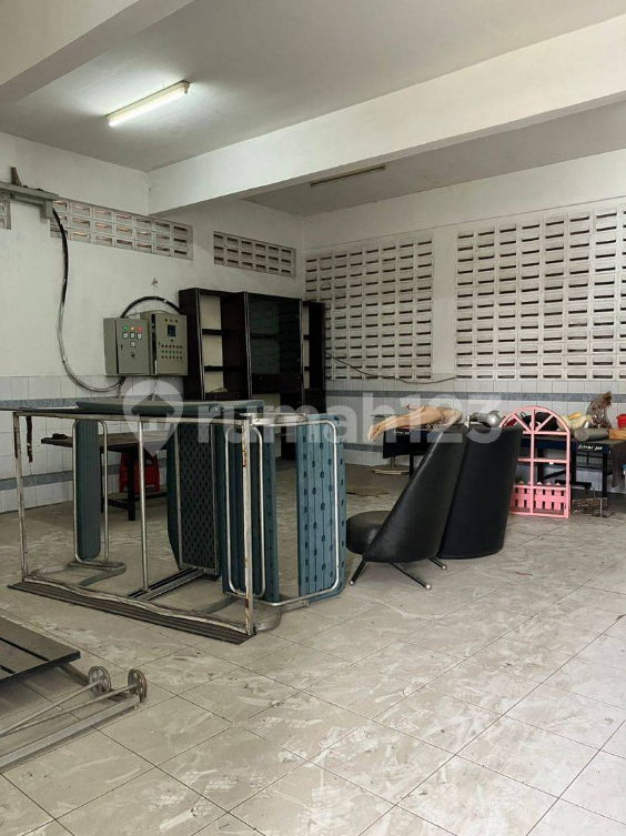 Large Warehouse/Office Space in Pharmindo Residential Complex