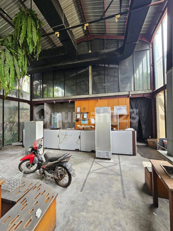 Spacious Commercial Space for Restaurant in Pregolan