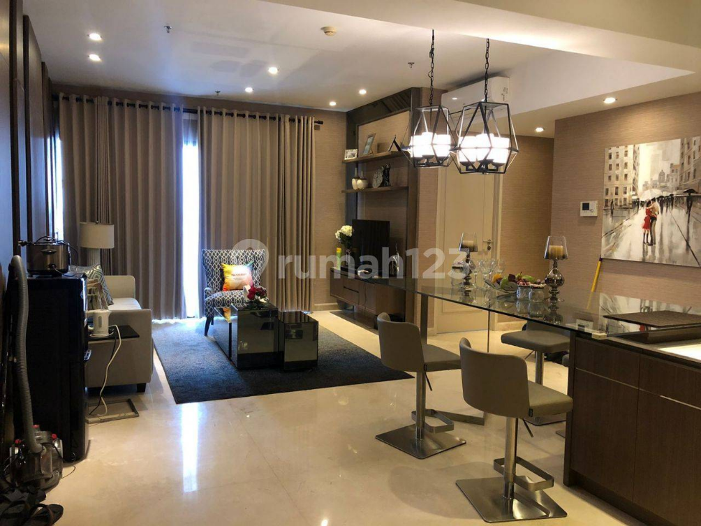 Luxury 2-Bed Apartment Above Tunjungan Plaza