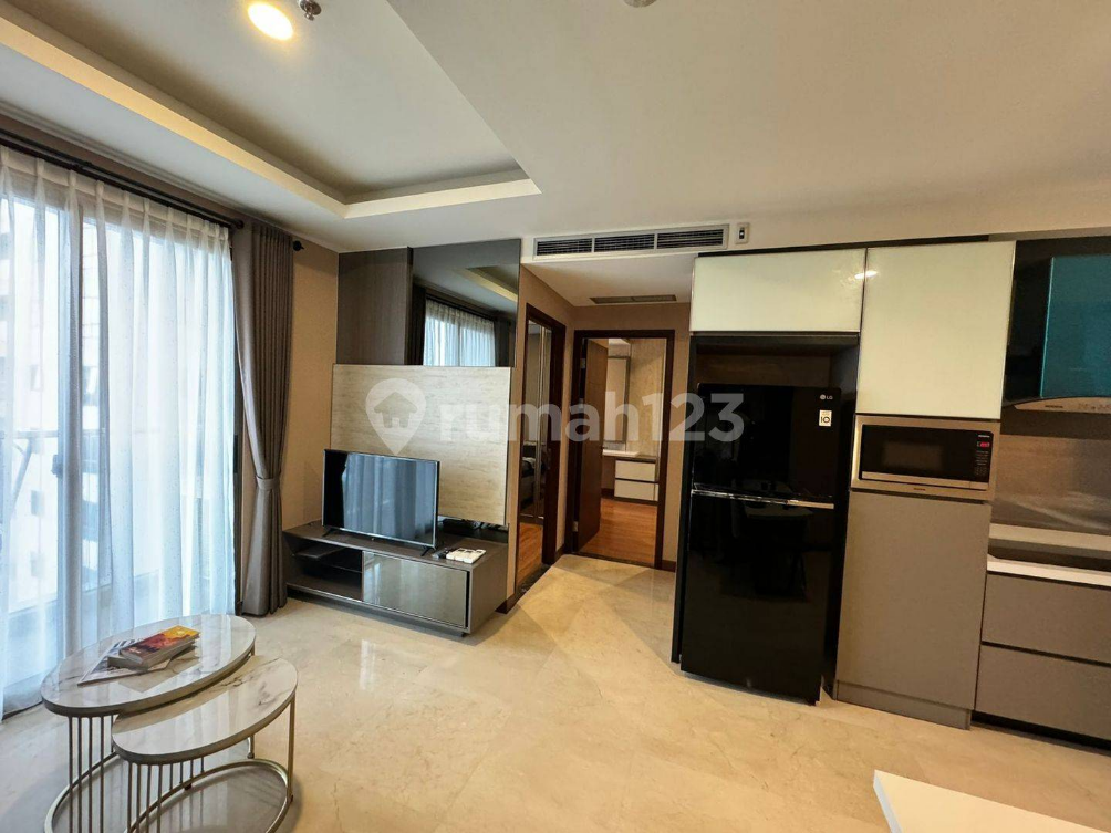 Modern 2-Bed Apartment with City View
