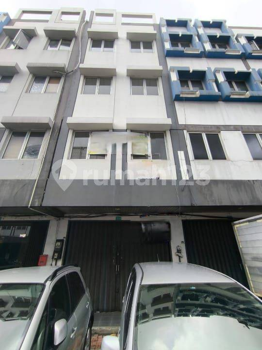 Four-Story Commercial Building for Office Use