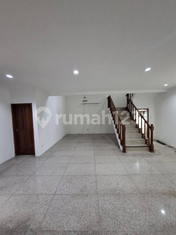 Spacious Family House in Strategic Kebayoran Location