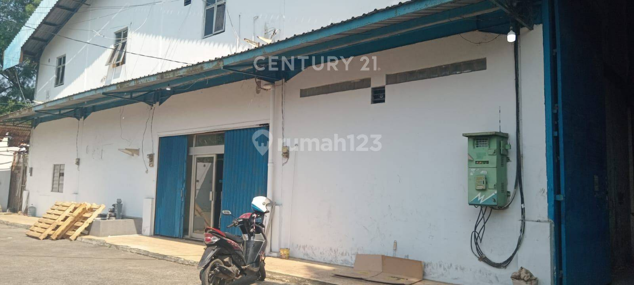 Large Industrial Warehouse for Rent in Depok