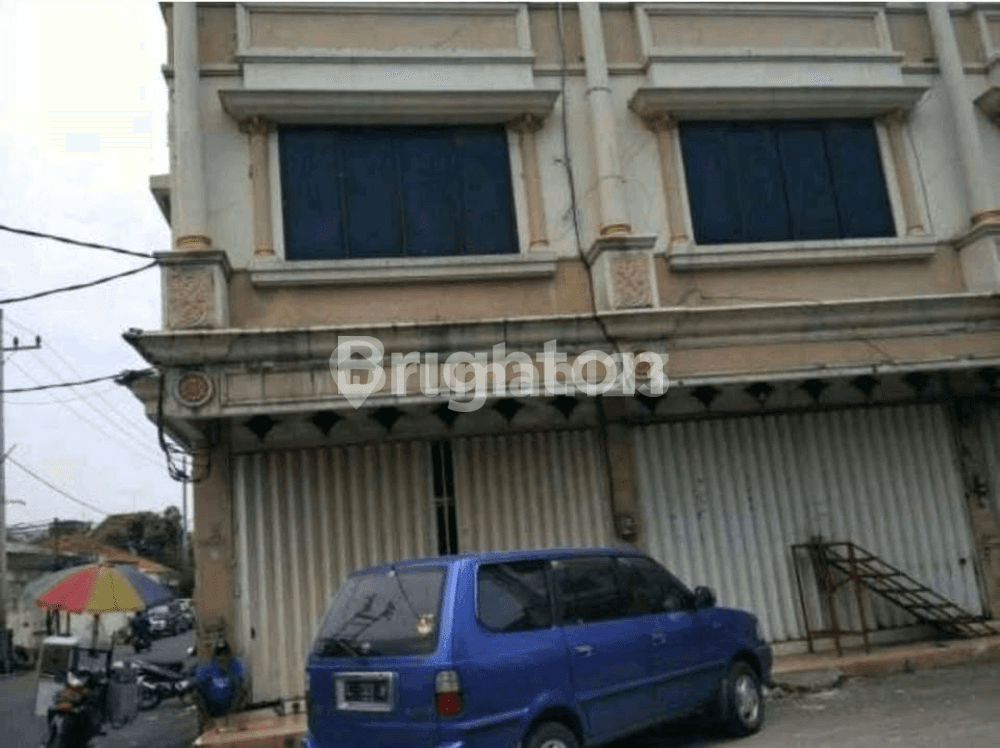 Large Commercial Space with 3.5 Floors in Kenjeran