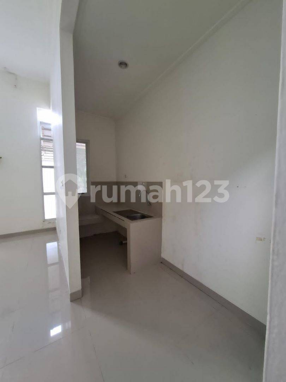 Renovated 2-Bedroom House Near Cisauk Station