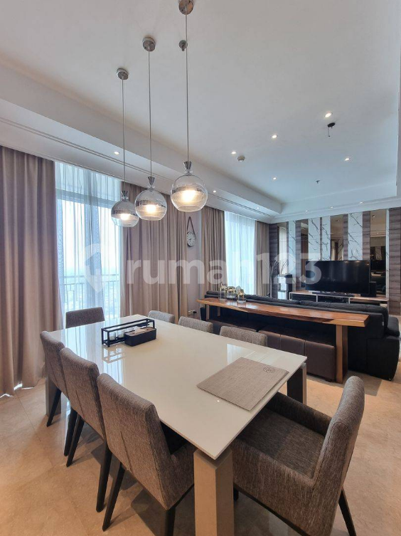 Modern 2 Bedroom Apartment with Designer Interior