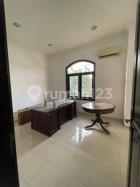 Modern 2-Story House in Bukit Mas