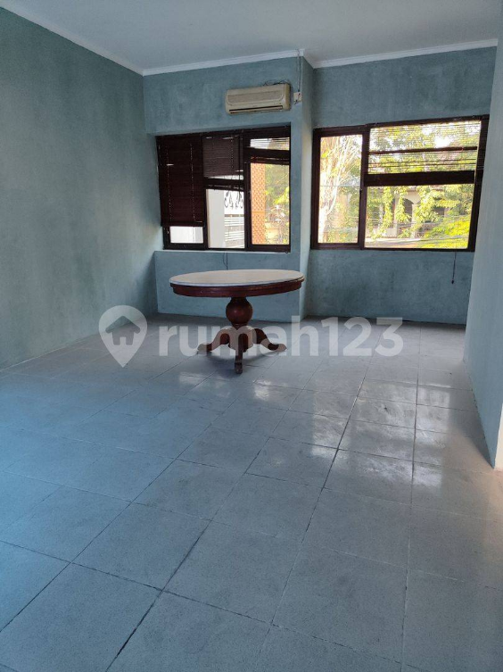 Spacious 4-Bedroom House Near Rawamangun Main Road