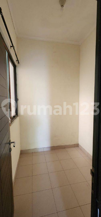 Modern 3-Bedroom House with Pool Access