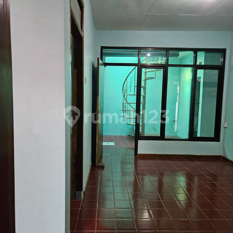 Renovated Two-Bedroom House with Spiral Staircase
