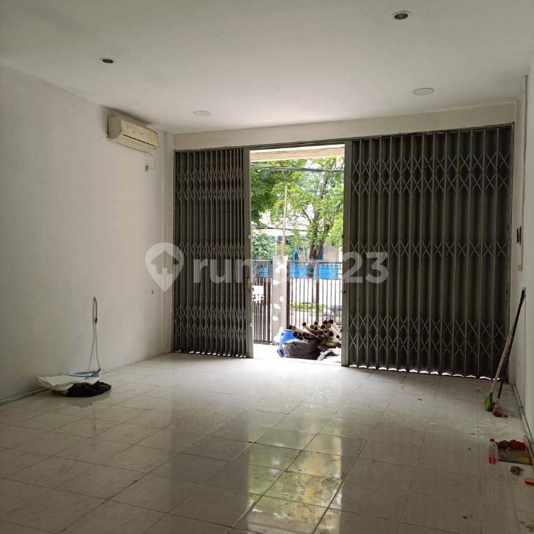 Spacious 2.5-Floor Commercial Space in Kelapa Gading
