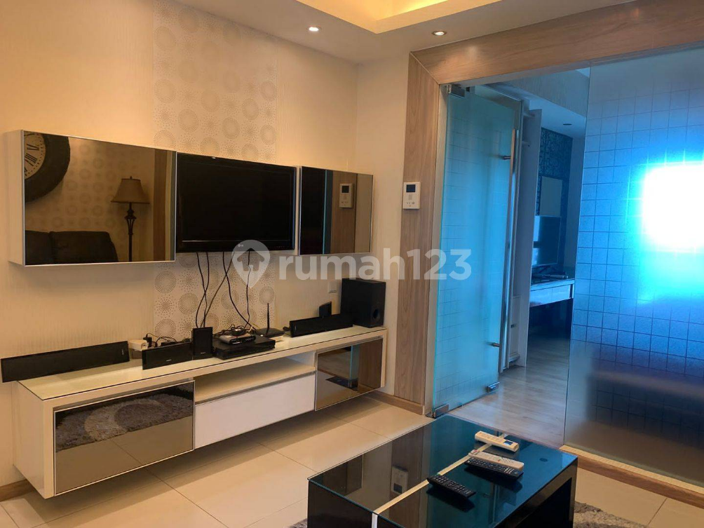 Modern Apartment in Kota Kasablanka with Mall Access