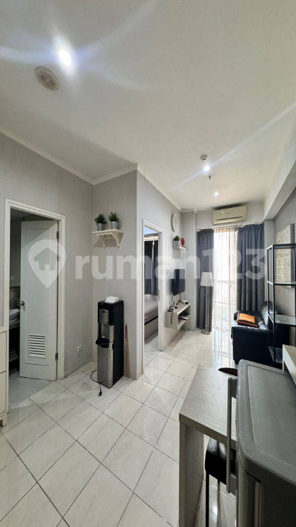 Modern 1-Bed Apartment with Pool and Gym