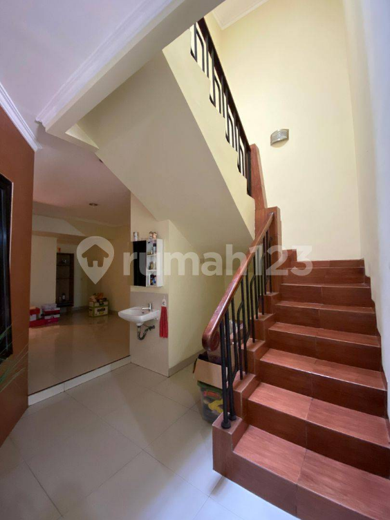 Renovated Semi-Furnished House in Janur Kuning
