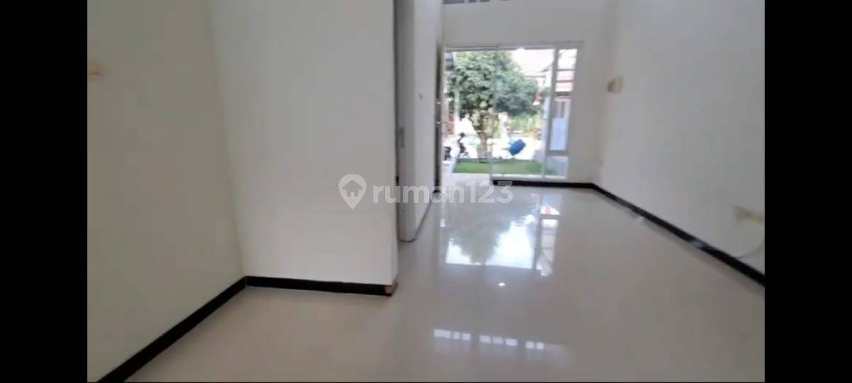 Modern House in Taman Kopo Indah 5