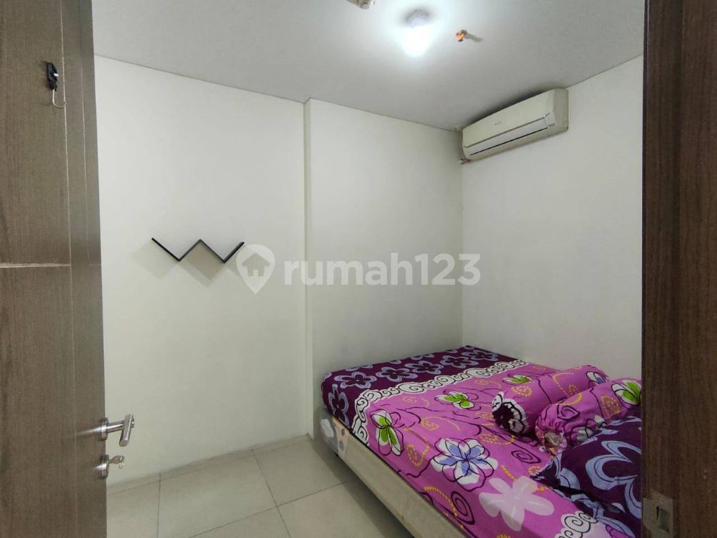 Modern Apartment Near Ancol with Pool and Gym