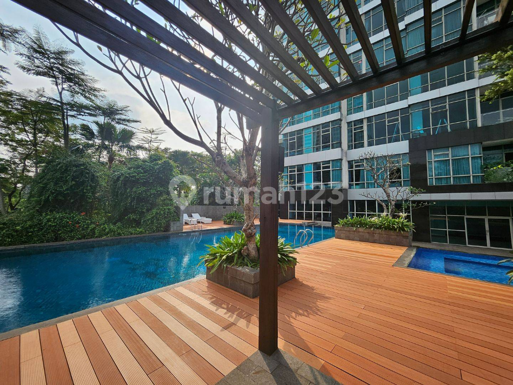 Luxury 2-Bedroom Apartment with Private Lift
