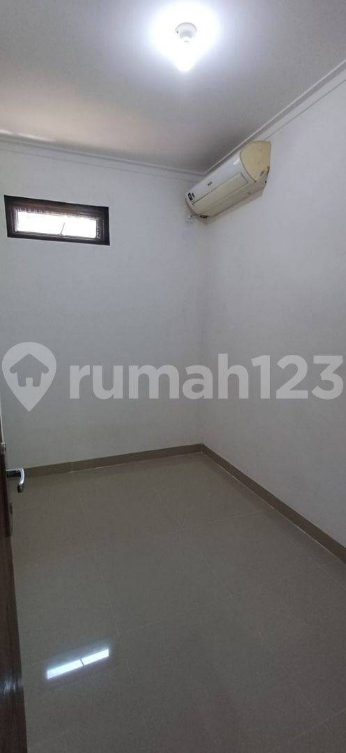 Modern 2-Bedroom House with Air Conditioning