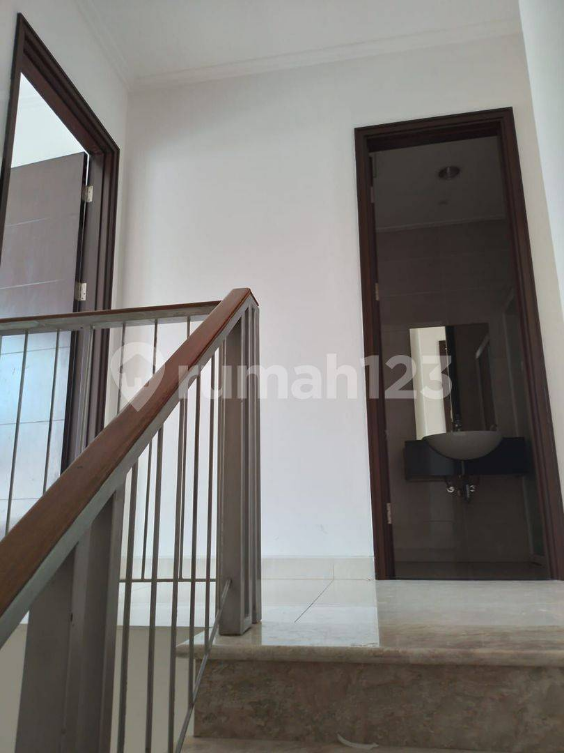 Modern 3BR House in Golf Island PIK