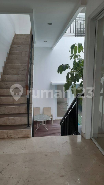 Modern 2.5-Story Townhouse with Private Pool