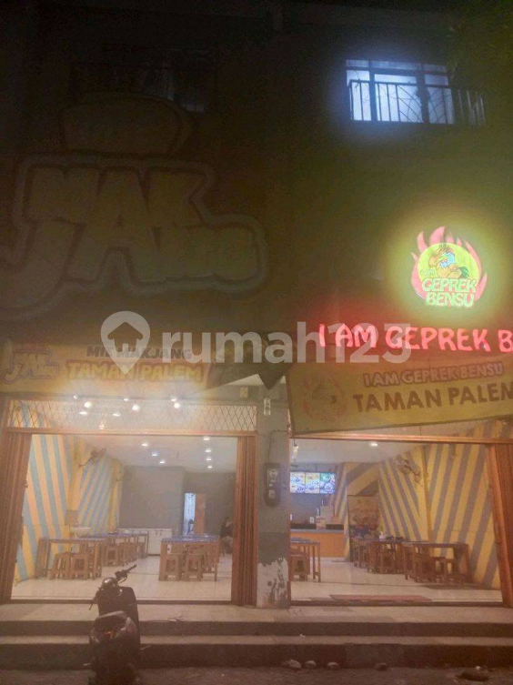 Large Commercial Shophouse Near Taman Palem Lestari