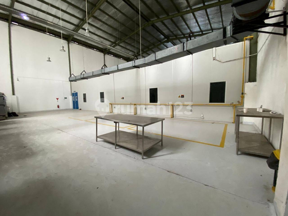 Large Industrial Warehouse with Loading Dock