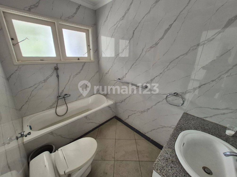 Luxury Villa with Pool in Kebayoran Baru